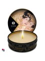 Candela da massaggio Shunga accesa su comodino per atmosfera romantica|9,90 €