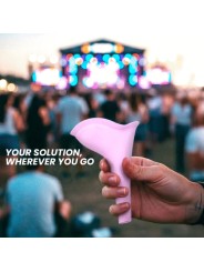 Kibi in azione ai festival: la soluzione definitiva per goderti la serata evitando i bagni chimici.