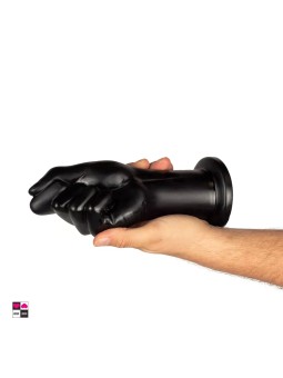 Dildo fisting anale tenuto in mano per mostrarne le dimensioni
